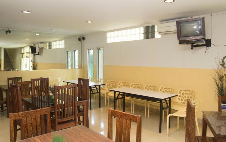 מנאדו Hotel Metropolitan Inn מראה חיצוני תמונה
